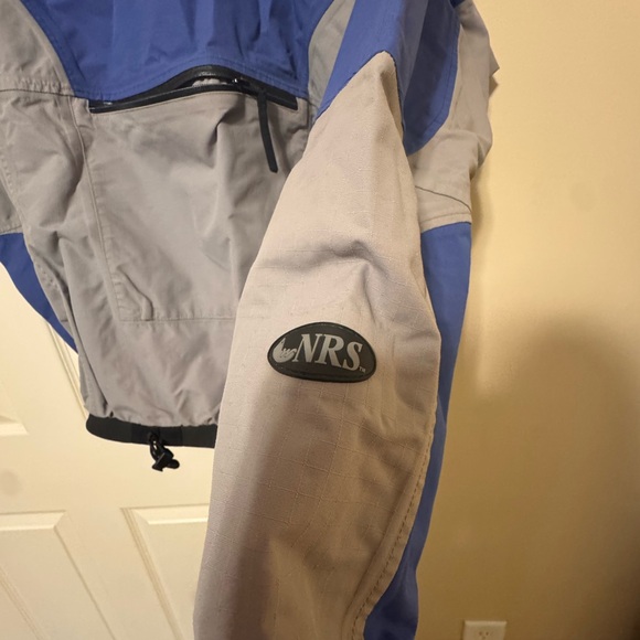 Men's Blue and Gray Jacket - Picture 4 of 10